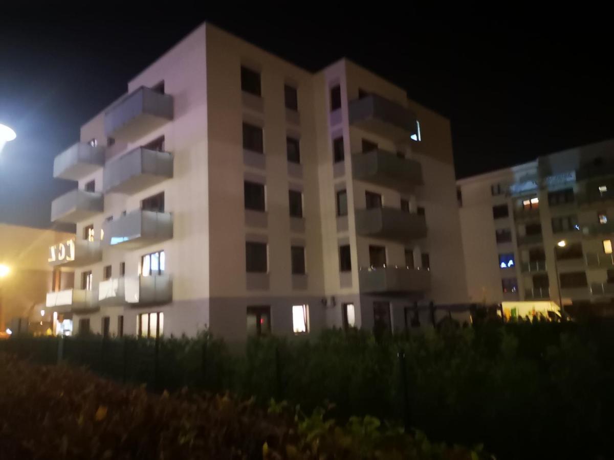 Apartament Przy Galerii Radom Luaran gambar